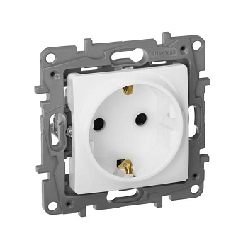 Механизм розетки 1-м СП Etika 16А IP31 250В 2P+E с заземл. защ. шторки немецк. стандарт винт. клеммы бел. Leg 672222
