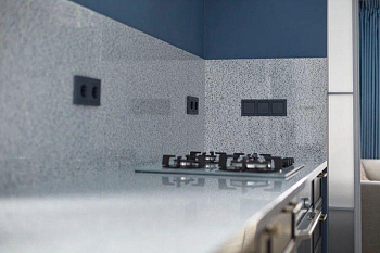 Рамка 3-м BRITE РУ-3-БрГ графит IEK BR-M32-K53