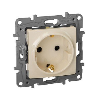 Механизм розетки 1-м СП Etika 16А IP31 250В 2P+E с заземл. защ. шторки немецк. стандарт винт. клеммы сл. кость Leg 672322