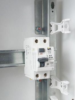Выключатель дифференциального тока 2п 25А 30мА тип AC ВДТ R10N ARMAT IEK AR-R10N-2-025C030